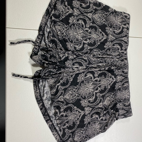 Lounge Shorts - Picture 2 of 4